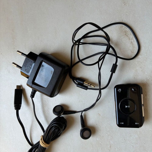 Motorola Bluetooth Headphones with FM Radio like new