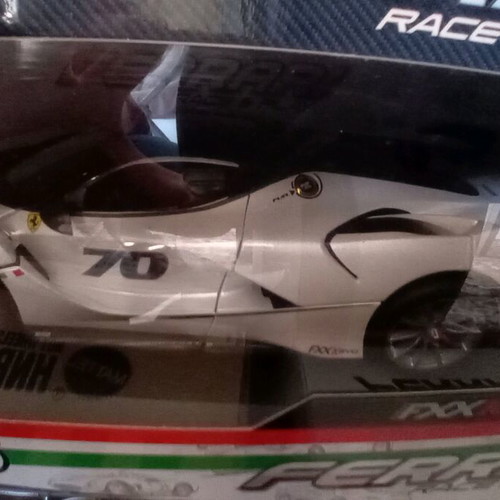 Ferrari Bburago FXX 1/18 white pearl new