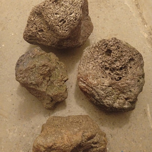 Aquarium pumice stones like new, pack of 4, approx 20 kg