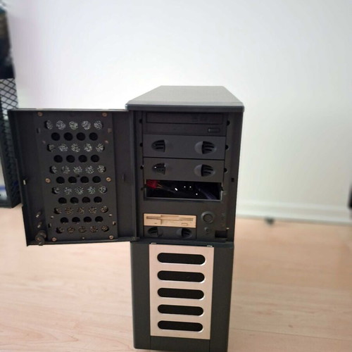 Chieftec CH-03 Full Tower PC Case with Thermaltake 750W Power Supply like new