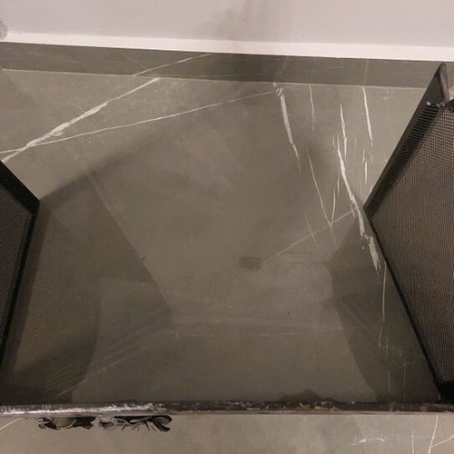 Fireplace screen like new from a reputable store