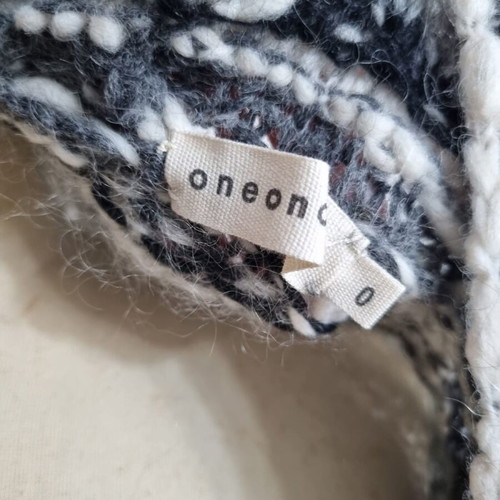 ONEONONE wool cardigan like new, size M, black and white