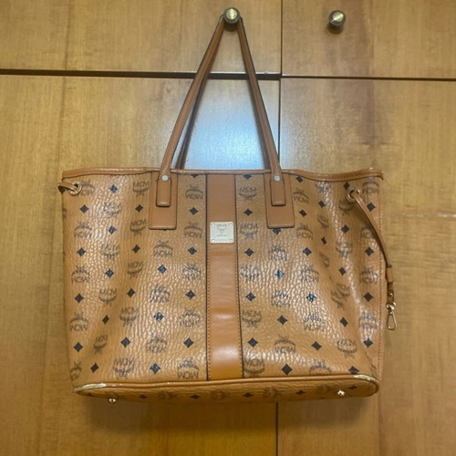 MCM women's bag with beautiful colors