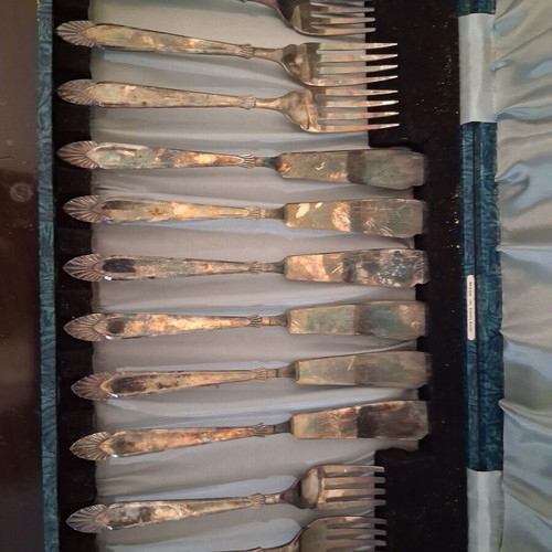 Silver-plated cutlery set like new, 6 forks 17cm and 6 knives 20cm