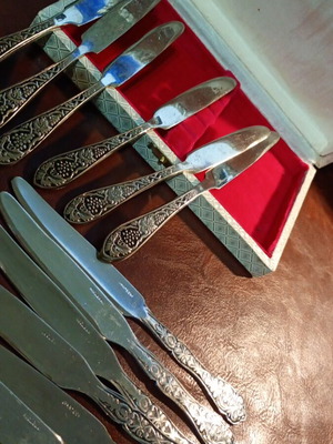 Vintage silver-plated knife sets like new, total 12 pieces