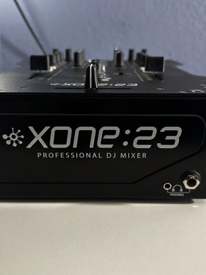 Allen&Heath Xone23 mixer like new with cables and charger