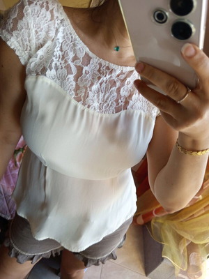 Bershka lace blouse M like new, cream color