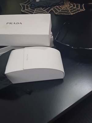 Prada sunglasses like new, black
