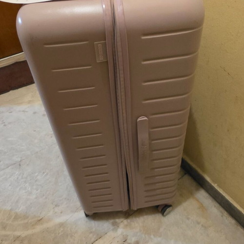 American Tourister suitcase like new, rare pink USA model