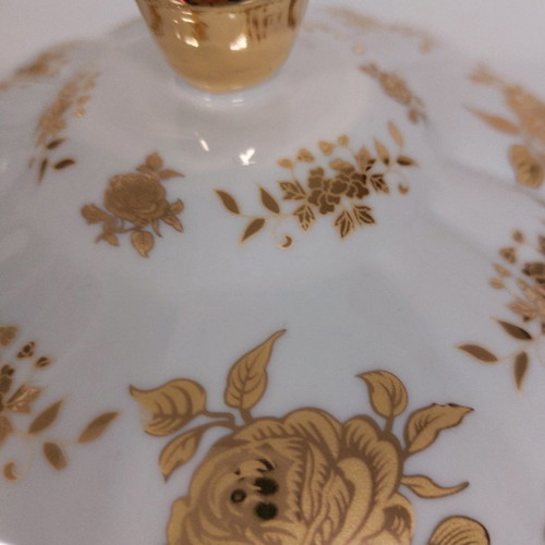 Soup tureen used hand-painted porcelain with 24-carat gold 25×22 cm