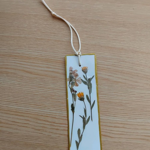 Handmade bookmarks with dried flowers new