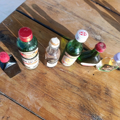 Set of 6 collectible vintage miniature drinks and rare pieces new