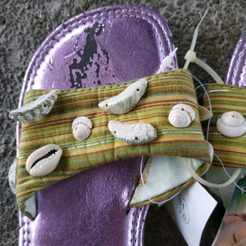 Children's slippers new with shells size 31