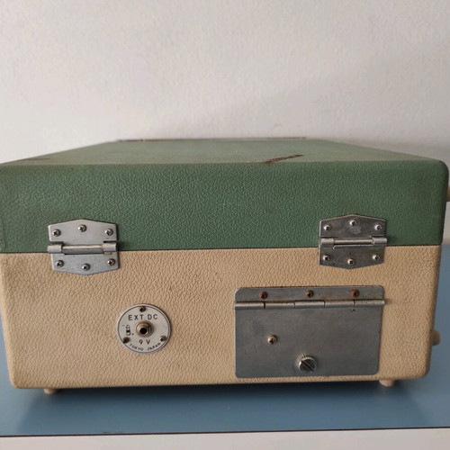 Vintage Fountain turntable radio used