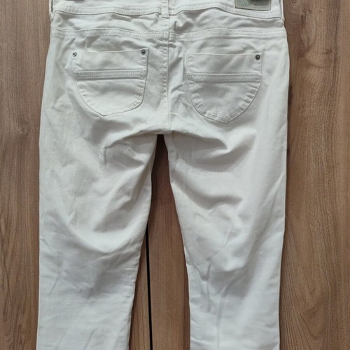 Bershka White Low-Rise Capri Pants like new, size S