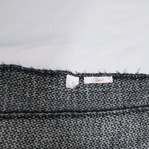 Axel scarf-pashmina 200x80cm very soft and warm black and white with fringes