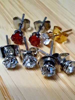 Σετ σκουλαρίκια studs με ζιργκόν σαν καινούργιο, χρυσαφί και ασημί