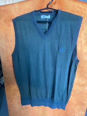 Branded women's sweater vest like new, size XL