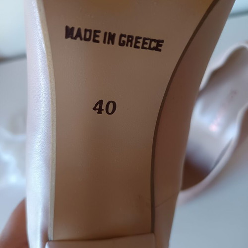 Nude heels size 40 like new, Greek made