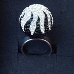 Ασημένιο δαχτυλίδι 925 με κρύσταλλα Swarovski σαν καινούργιο, μαύρο και άσπρο