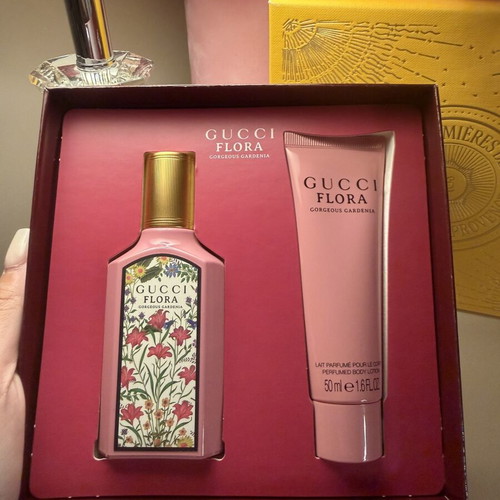 Gucci Flora Eau de Parfum 50ml gift set new with lotion and samples