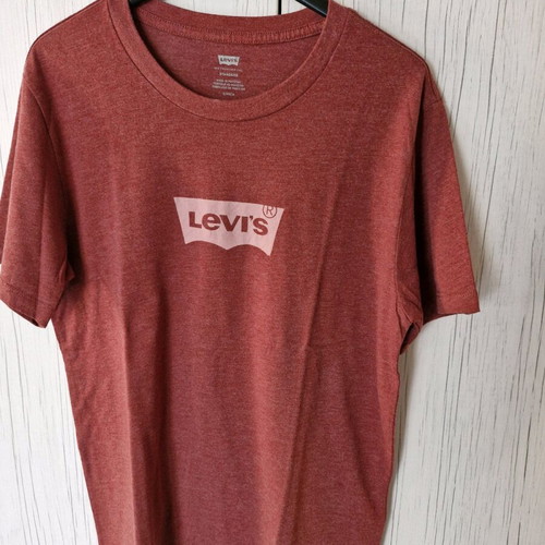 Levi's T-shirt small like new, teen and men's