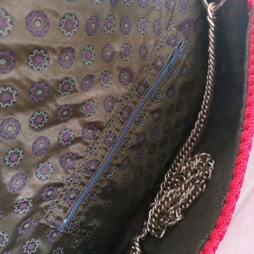 Handmade red knitted shoulder bag with chain and inner pocket
