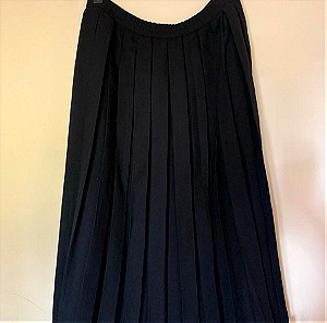 Πλισέ μαύρη φούστα, νο46, μάκρος 85, μέση 45, στα 12 ευρώ