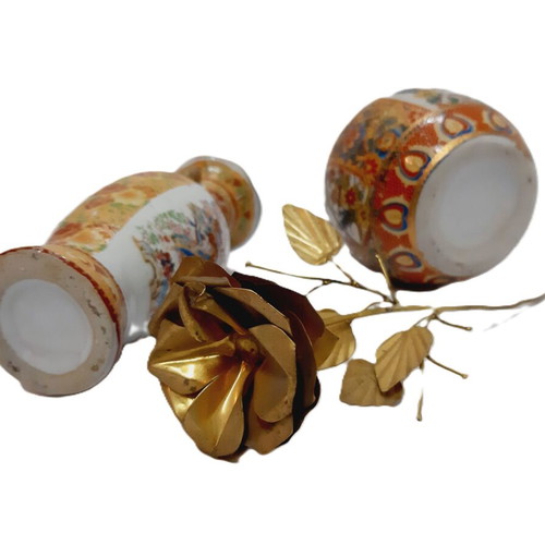 Chinese porcelain vases vintage set with brass rose like new