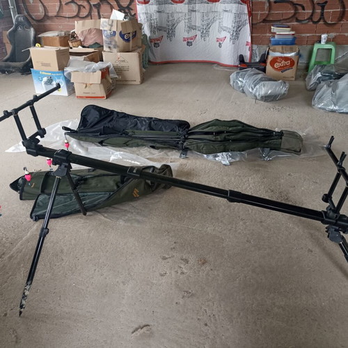 Carp fishing rods like new with full equipment and 4-person boat