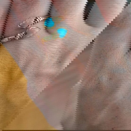 Χρυσή χειροπέδα και δαχτυλίδι σαν καινούργιο με γαλάζιες καρδιές Κ14