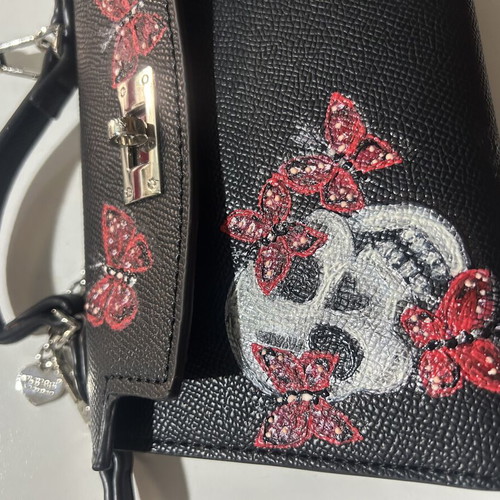 Handpainted crossbody bag black, like new