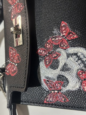 Handpainted crossbody bag black, like new