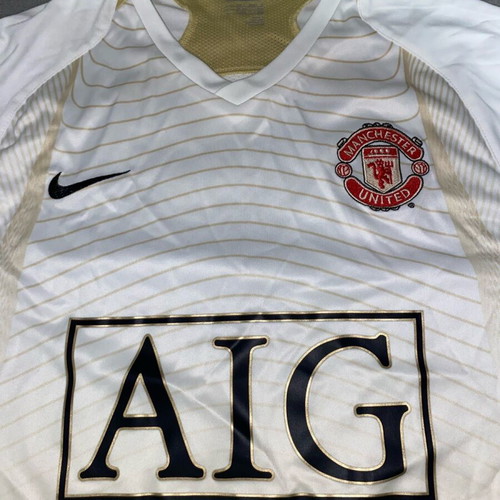 Manchester United jersey size medium like new, authentic
