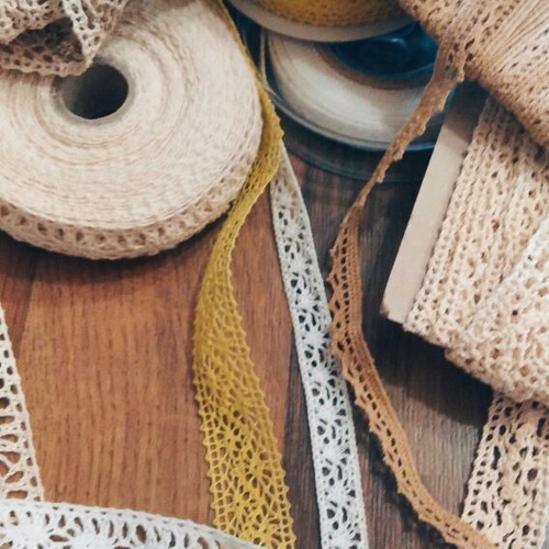 Lace ribbons new, 100 meters total, assorted designs