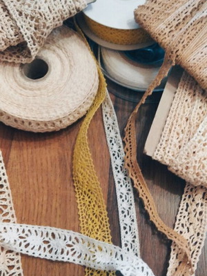 Lace ribbons new, 100 meters total, assorted designs