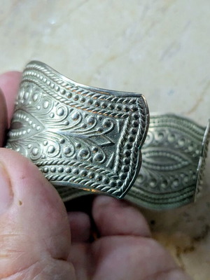Metal cuff bracelet made of alpaca