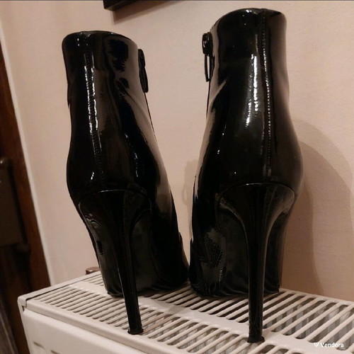 Sante ankle boots size 38 black patent leather like new