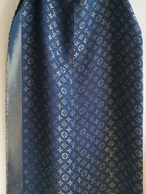 Louis Vuitton women's scarf used, colorful, size 142x142 cm