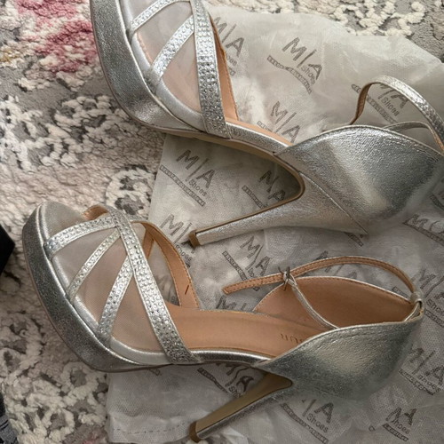 Menbur silver heels like new, size 37