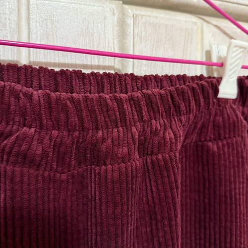 Rib pants like new, burgundy