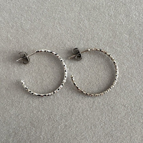 Hammered hoop earrings like new, silver, 2.5 cm