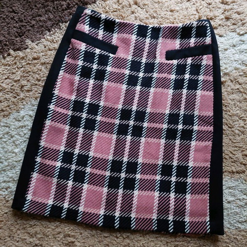 Marks & Spencer checked skirt like new, black and pink