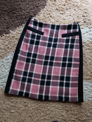 Φούστα καρό Marks & Spencer σαν καινούργιο, μέγεθος M, μαύρο και ροζ