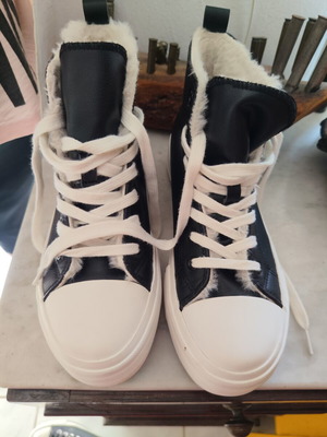 Jenny Fairy fur women's ankle boots, size 39, black and white