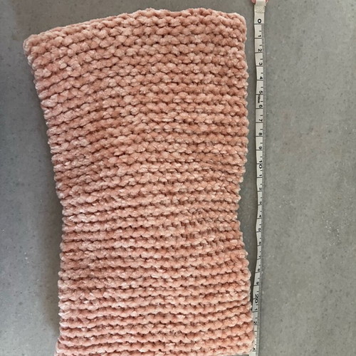 Hairband like new, pink, knitted chenille fabric