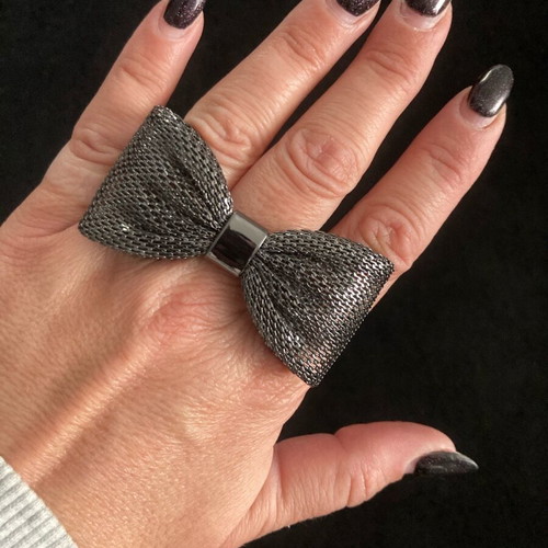Bow ring like new, metal