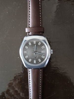 Vintage Laora Swiss wristwatch like new