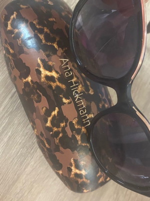Ana Hickmann women's sunglasses like new, dark green and gold