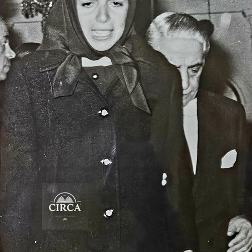 44 Journalistic Photos of Alexandros Onassis Funeral like new